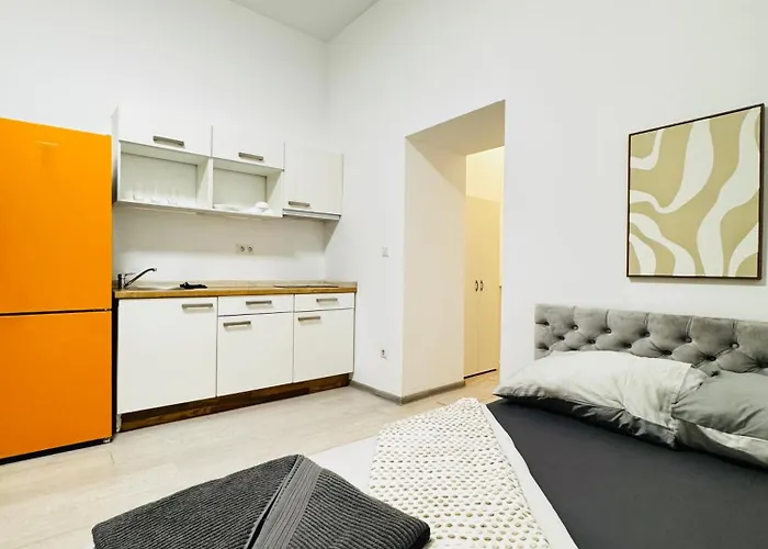 Apartment With Kitchen, 7 Minutes From Ottakring *